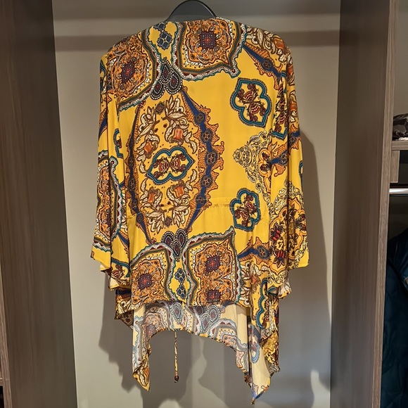 Princess goes Hollywood flowy silk top - Picture 2 of 9